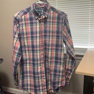 Vineyard Vines men’s button down.